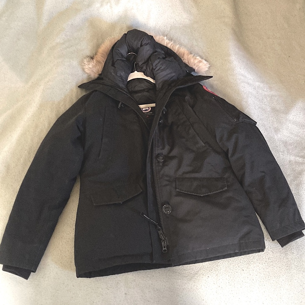 Canada Goose Womens Large fur trimmed hooded winter down jacket